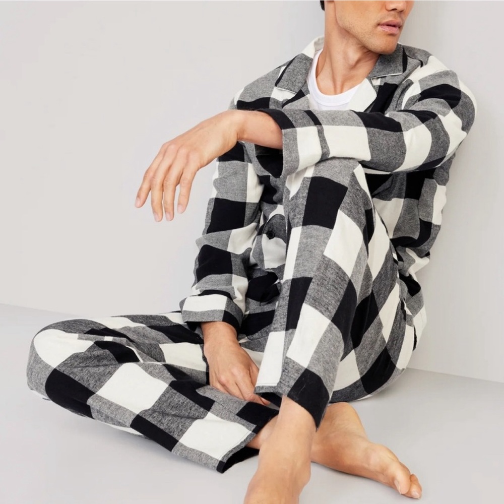 OLD NAVY Flannel Pajama Set Color: Black Buffalo SIZE Large
